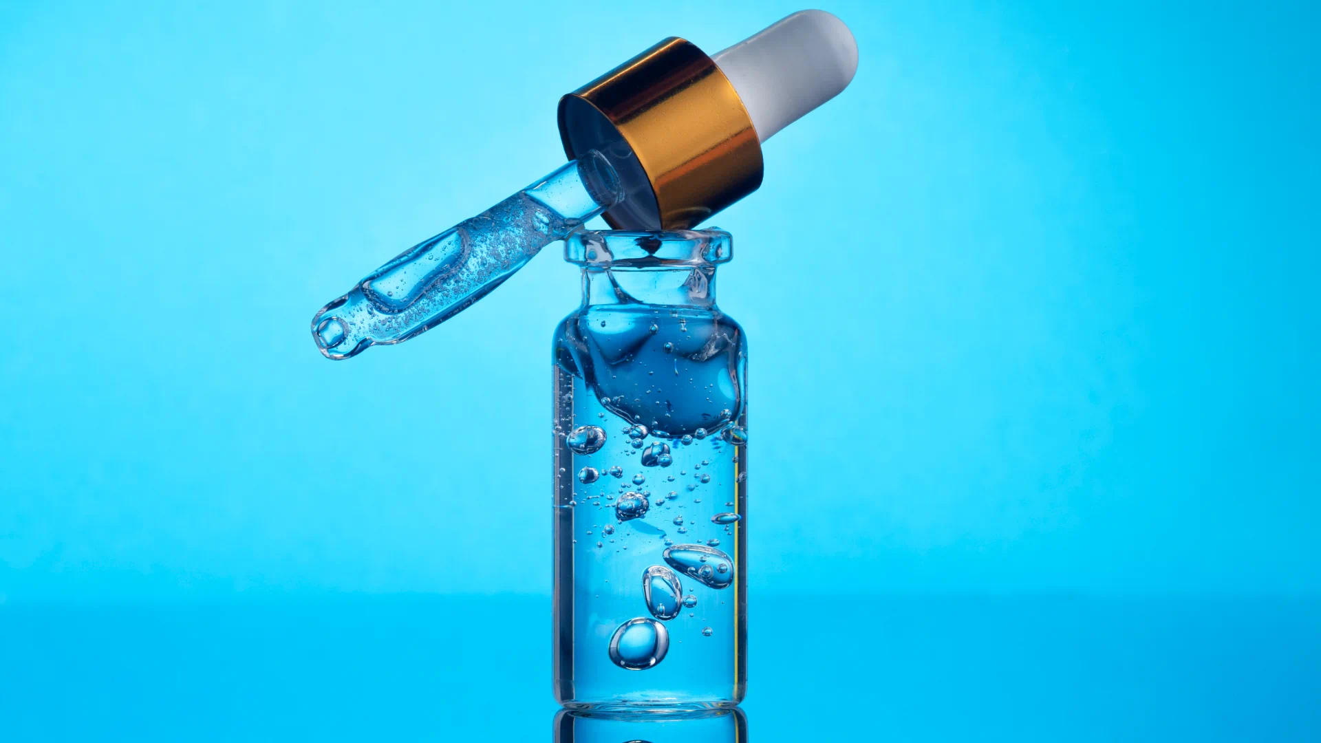 Face Serum – A Boost for Tired Skin Fathma skincare & beauty products from nature blog 2 images