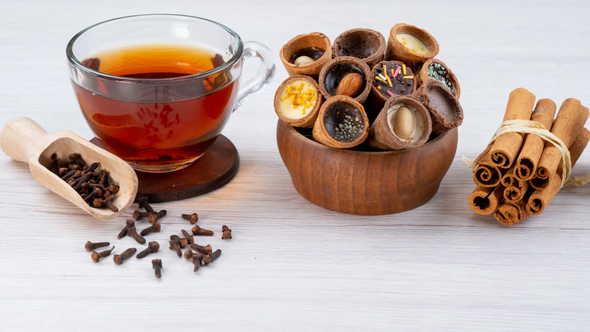 Face Serum – A Boost for Tired Skin Fathma skincare & beauty products from nature blog 2 images